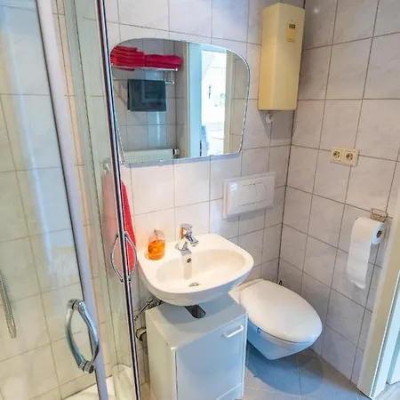 Am Starenkasten *